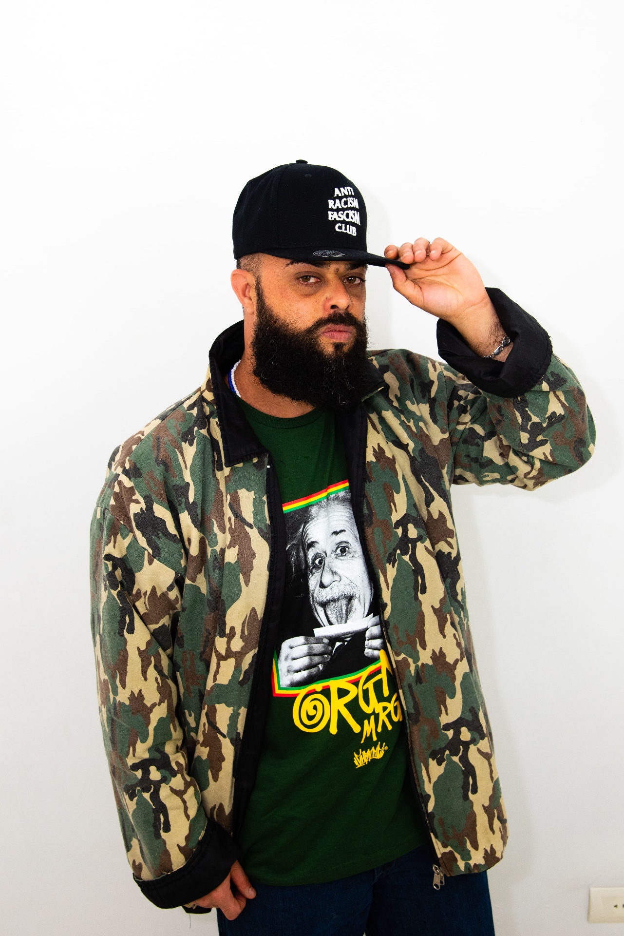 Psico com jaqueta camuflada